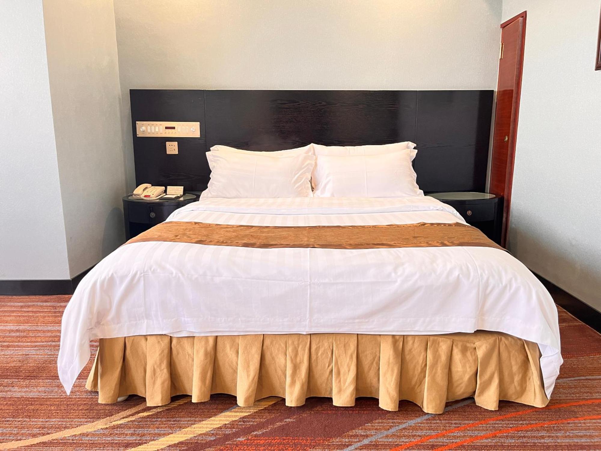 Skyline Plaza Hotel Гуанчжоу Экстерьер фото